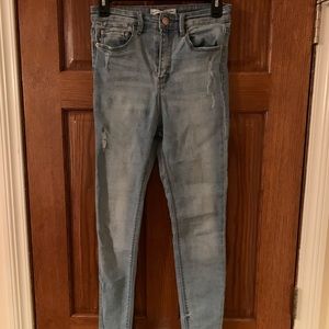 Stradivarius Light Washed Jeans